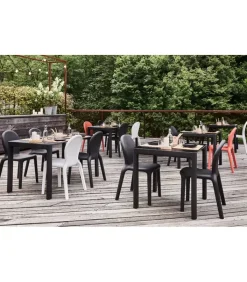 Clearance PLUST CHLOE TABLE |