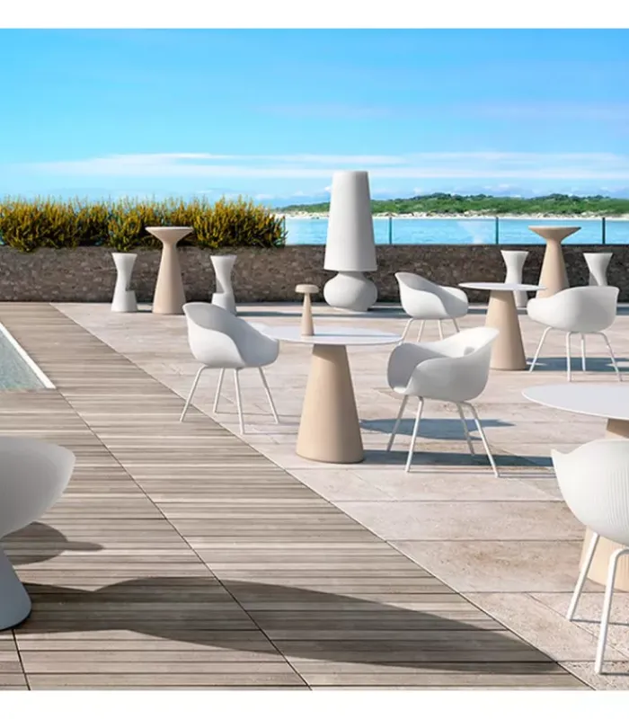 Sale PLUST FADE DINING TABLE |