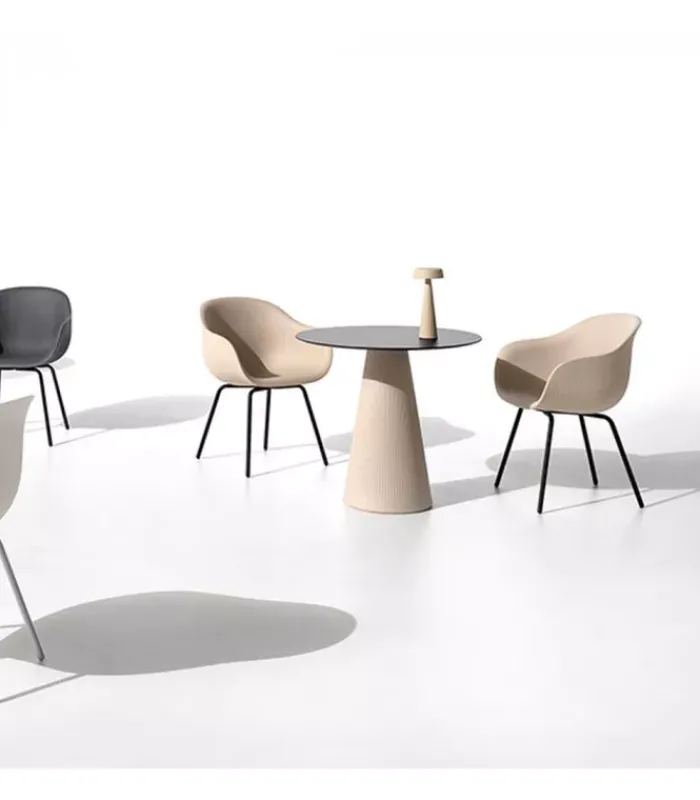 Sale PLUST FADE DINING TABLE |