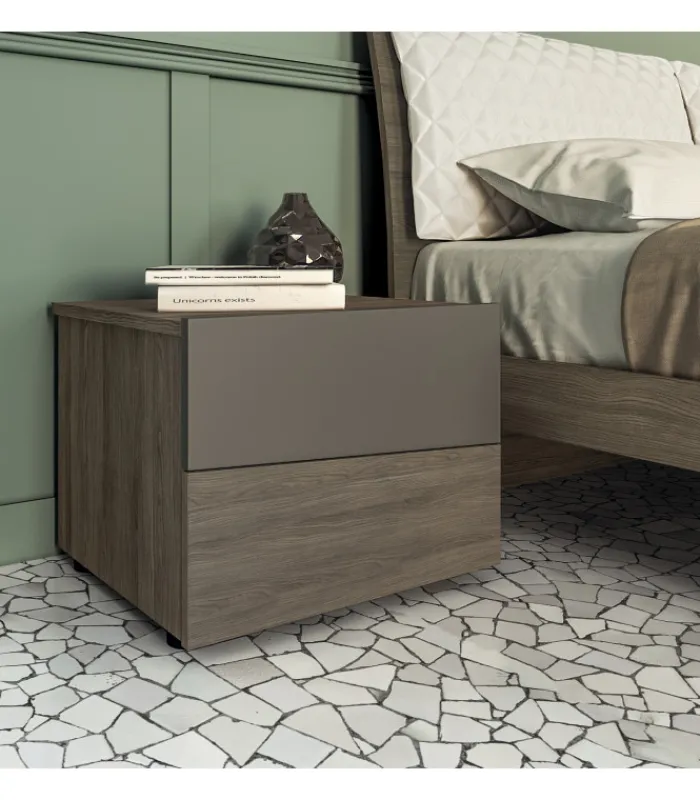 Outlet SANTA LUCIA GRUPPO AMBRA, CON DUE COMODINI E UN SETTIMANALE |